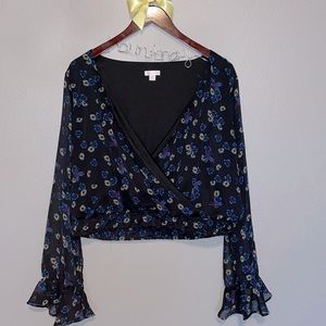 Xhilaration bell sleeve crop top XXL